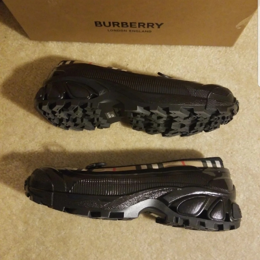 Burberry Plaid Flat Alport Leather Flats - Picture 4 of 7